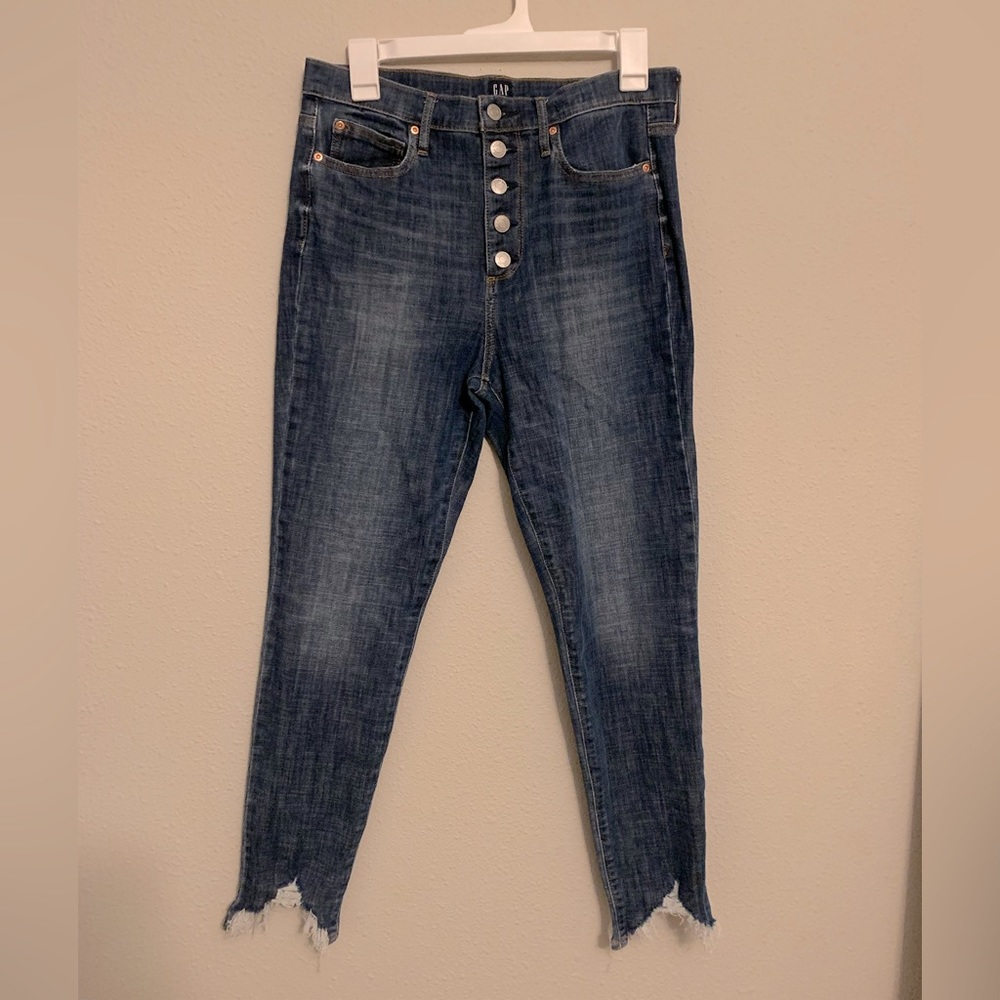 On trend True Skinny Gap jeans!